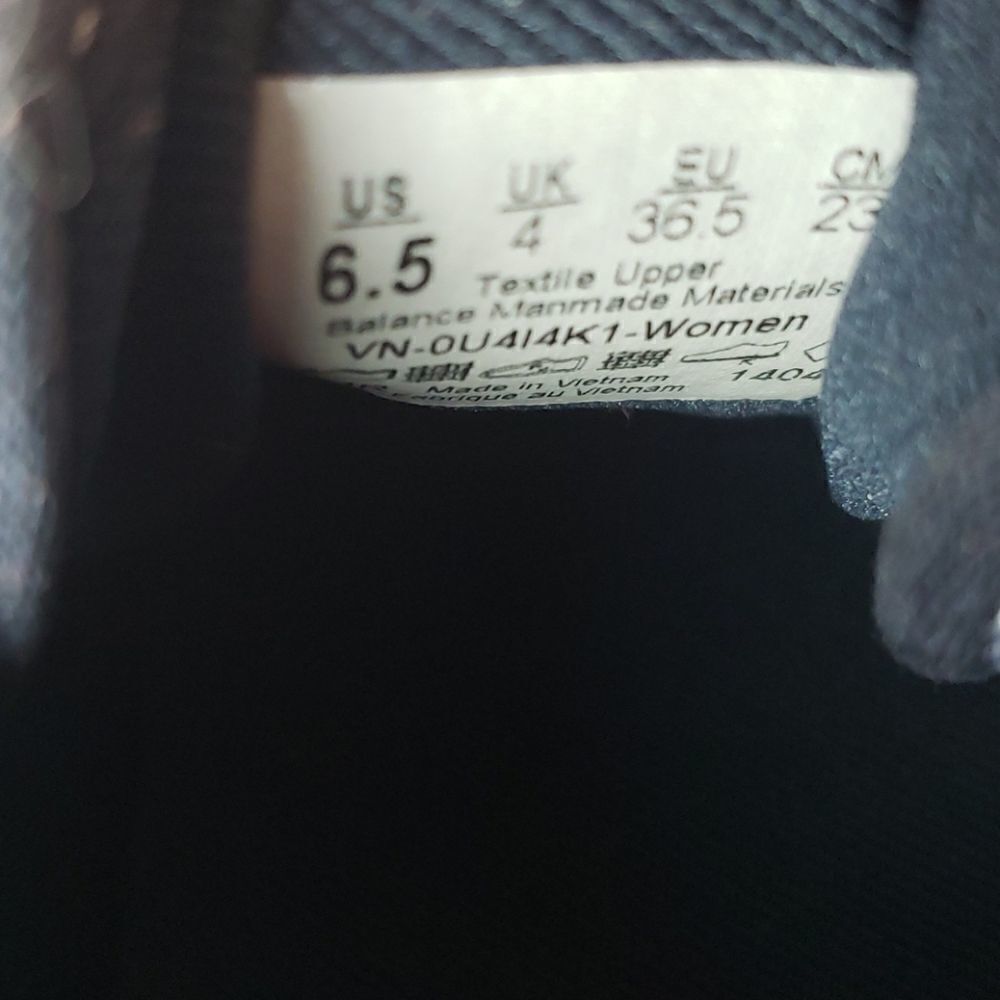 Vans   - Picture 6 of 8
